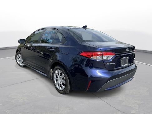 Used 2021 Toyota Corolla LE image 6