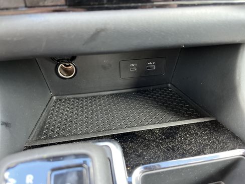 Used 2025 Nissan Pathfinder SV AWD/4WD image 26
