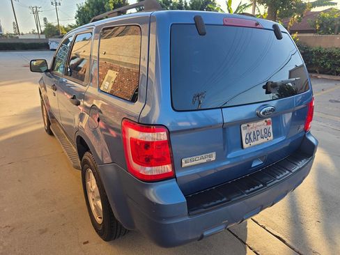 Used 2010 Ford Escape XLT image 4