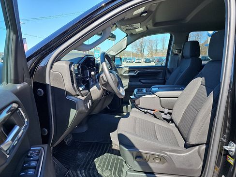 Used 2024 Chevrolet Silverado 1500 LT image 14