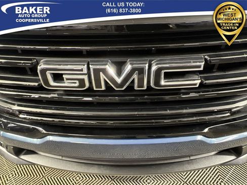 Certified 2024 GMC Terrain SLT w/ Elevation Edition image 31