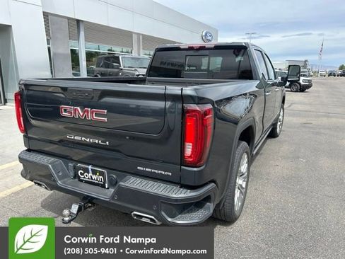 Used 2022 GMC Sierra 1500 Denali w/ Denali Reserve Package AWD/4WD image 7