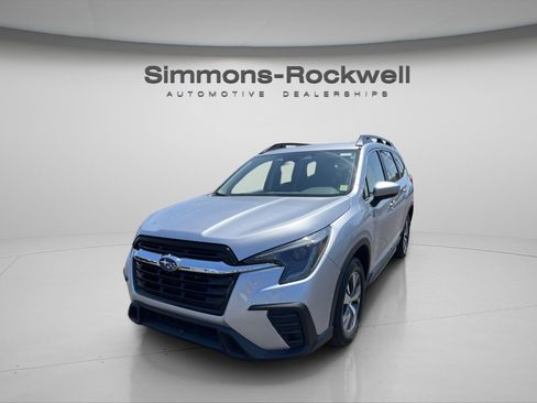 Used 2025 Subaru Ascent Premium AWD/4WD image 1