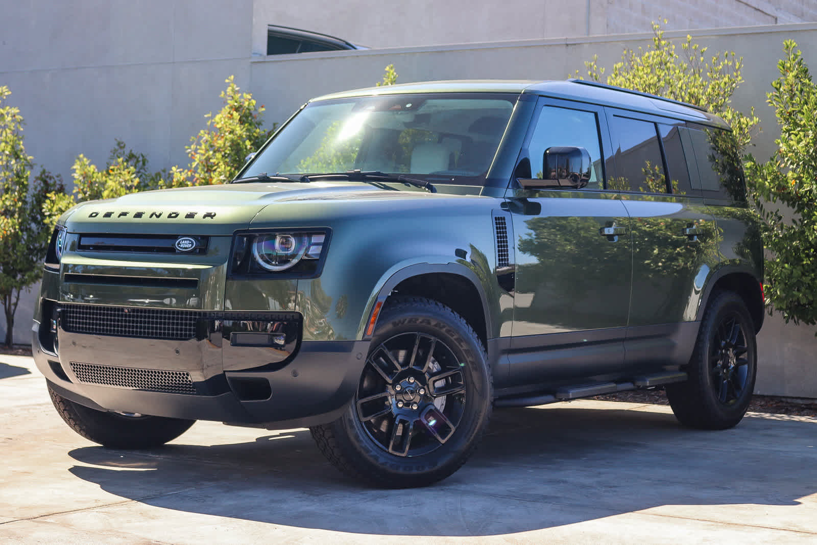 New 2026 Land Rover Defender 110 S AWD/4WD image 1