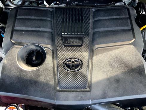 Used 2024 Toyota Tundra Limited w/ Power Package AWD/4WD image 32