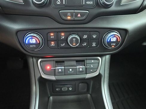 Used 2023 GMC Terrain AT4 AWD/4WD image 17