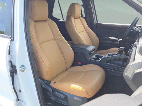 Used 2025 Toyota 4Runner SR5 image 20