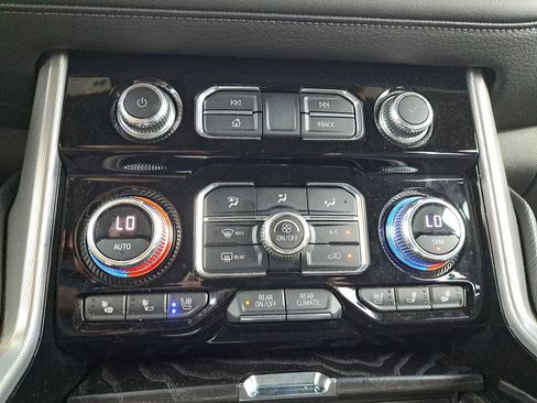 Used 2023 GMC Yukon Denali image 28