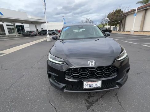 Certified 2023 Honda HR-V LX image 3