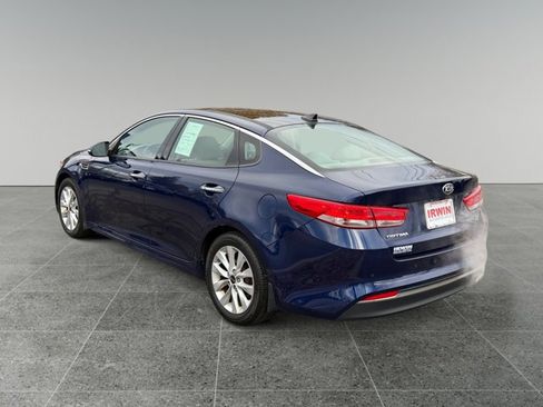 Used 2018 Kia Optima EX w/ Premium Package image 3