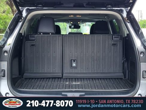 Used 2023 Toyota Highlander XLE FWD image 31