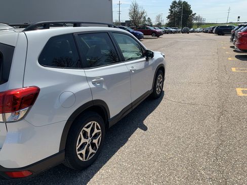 Certified 2023 Subaru Forester Premium AWD/4WD image 4
