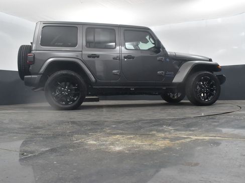 Used 2025 Jeep Wrangler Unlimited Sahara w/ Safety Group AWD/4WD image 36