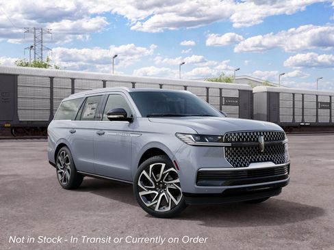 New 2027 Lincoln Navigator Reserve AWD/4WD image 4