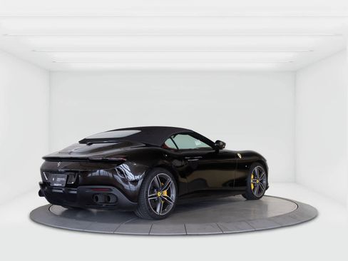 Certified 2025 Ferrari Roma Spider image 5