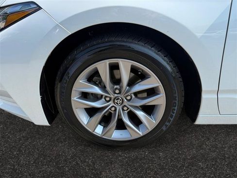 Used 2019 Toyota Avalon XLE w/ Moonroof Package FWD image 17