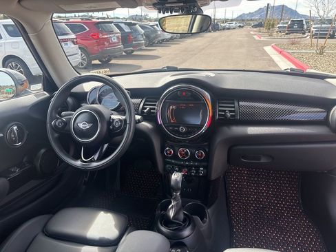 Used 2018 MINI Cooper S image 17