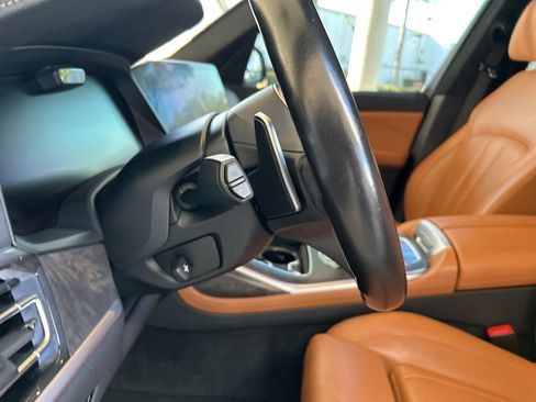 Used 2022 BMW X7 xDrive40i w/ M Sport Package AWD/4WD image 61