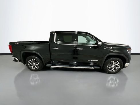Used 2024 GMC Sierra 1500 SLT w/ X31 Off-Road Package AWD/4WD image 8