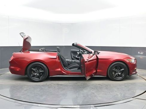 Used 2017 Ford Mustang Convertible RWD image 49
