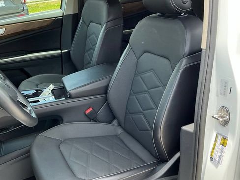 Used 2024 Volkswagen Atlas SE FWD image 37