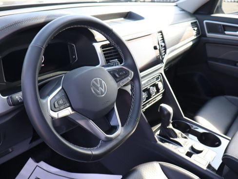 Used 2022 Volkswagen Atlas SE w/ Black Wheel Package AWD/4WD image 9