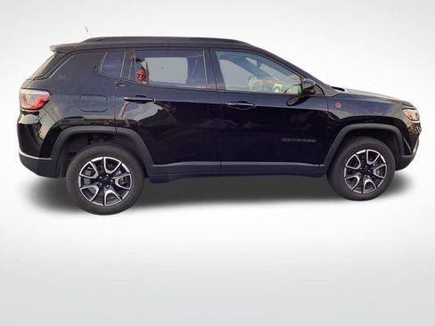 Used 2024 Jeep Compass Trailhawk AWD/4WD image 10