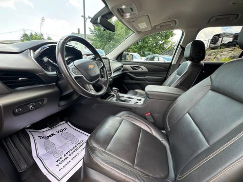Used 2021 Chevrolet Traverse LT w/ LT Premium Package AWD/4WD image 48