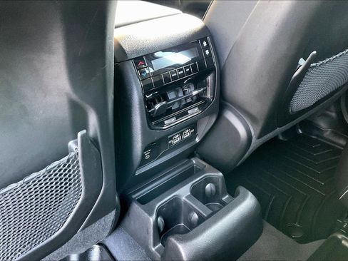 Used 2023 Jeep Grand Cherokee L Laredo AWD/4WD image 10