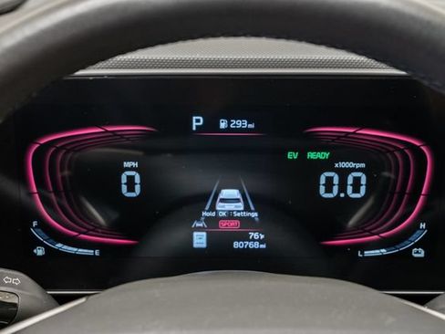 Used 2023 Kia Niro EX FWD image 13