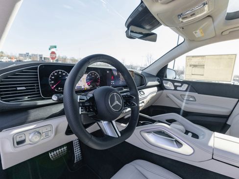 New 2026 Mercedes-Benz GLS 450 4MATIC image 15