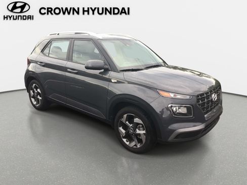 Certified 2025 Hyundai Venue SEL FWD image 3