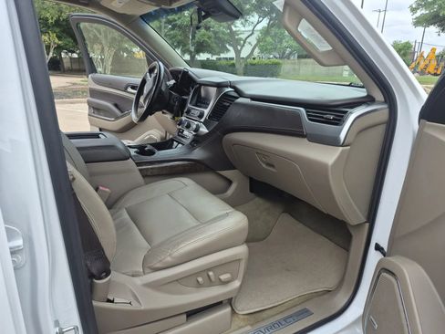 Used 2018 Chevrolet Suburban LT image 17