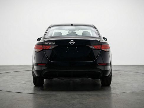 Used 2025 Nissan Sentra S image 6