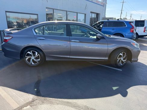 Used 2017 Honda Accord LX image 8