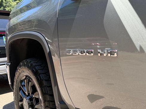 Used 2025 Chevrolet Silverado 3500 LTZ w/ LTZ Premium Package AWD/4WD image 32