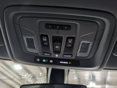 Used 2020 Chevrolet Silverado 1500 LT Trail Boss AWD/4WD image 11