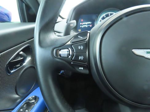 Used 2018 Aston Martin DB11 V12 image 11