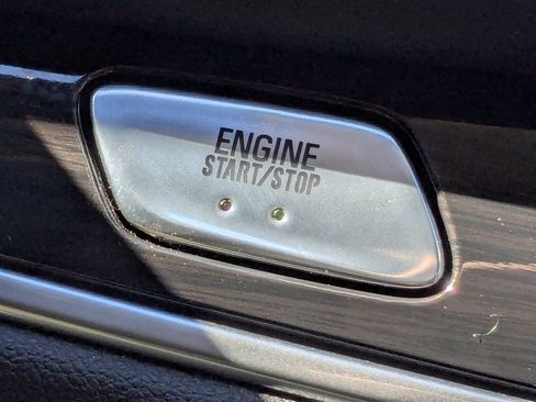 Used 2020 Buick Enclave Essence image 30