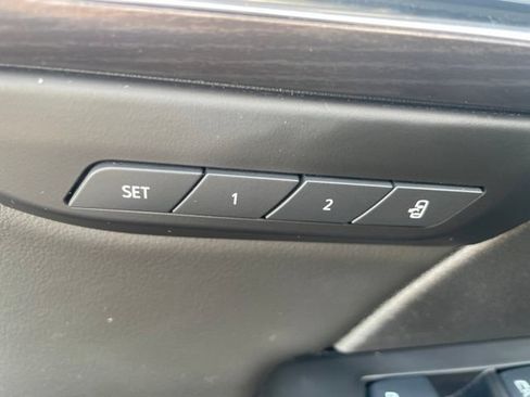 Used 2023 Buick Envision Avenir AWD/4WD image 13