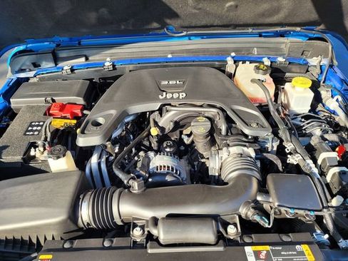 Used 2021 Jeep Gladiator Sport image 30