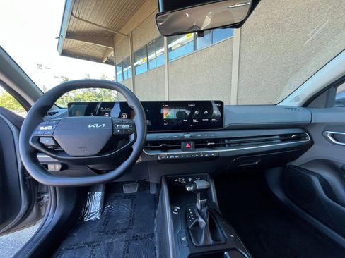 Used 2025 Kia K4 FWD image 34