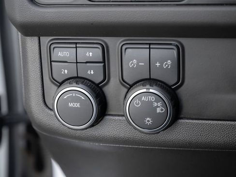 Used 2023 Chevrolet Suburban Z71 AWD/4WD image 34
