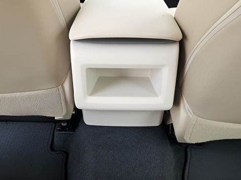 Used 2019 Toyota Camry LE FWD image 10