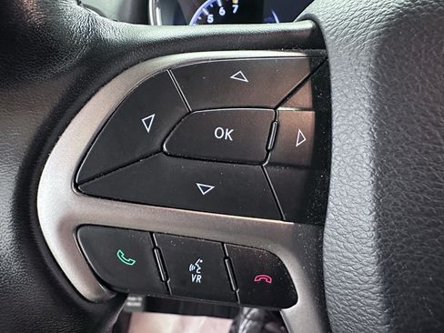 Used 2020 Jeep Grand Cherokee Altitude AWD/4WD image 52
