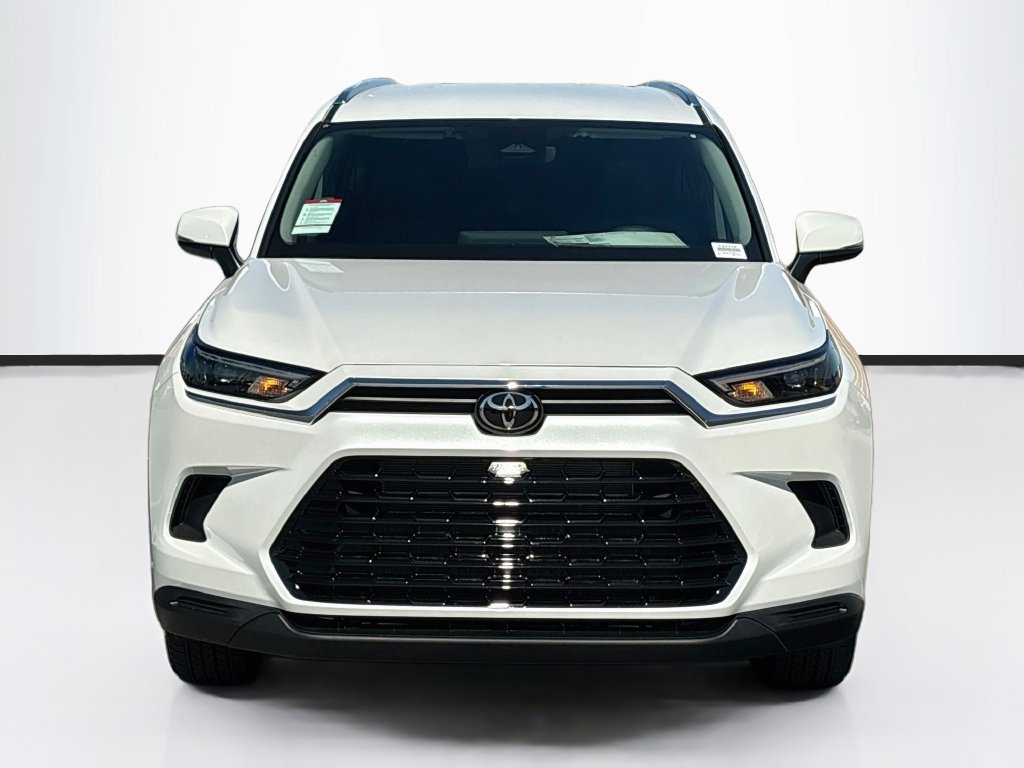 New 2026 Toyota Grand Highlander XLE FWD image 2
