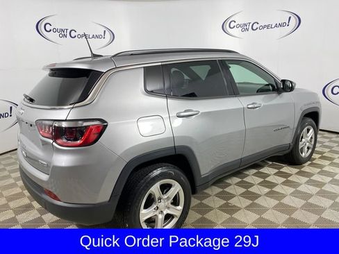 Used 2023 Jeep Compass Latitude AWD/4WD image 7