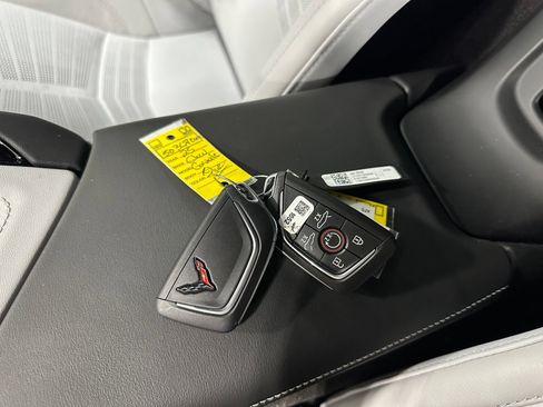 Used 2025 Chevrolet Corvette Stingray Preferred Cpe w/ Z51 Performance Package RWD image 36