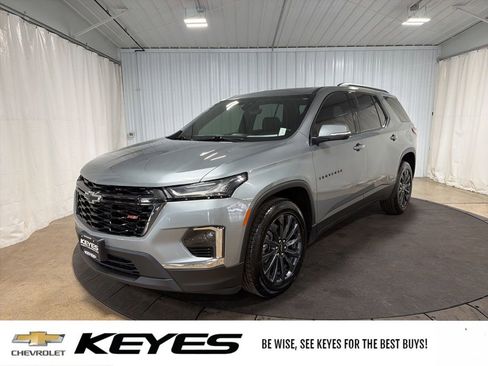 Used 2023 Chevrolet Traverse RS w/ LPO, Floor Liner Package image 1