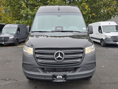 New 2025 Mercedes-Benz Sprinter 2500 image 9